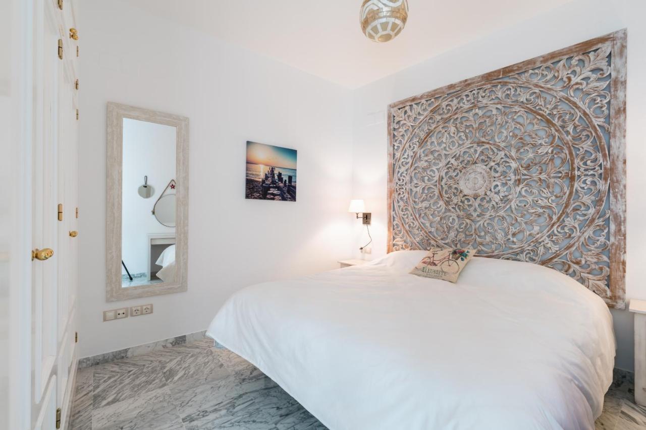 Veoapartment Ciriaco Sevilla Bagian luar foto