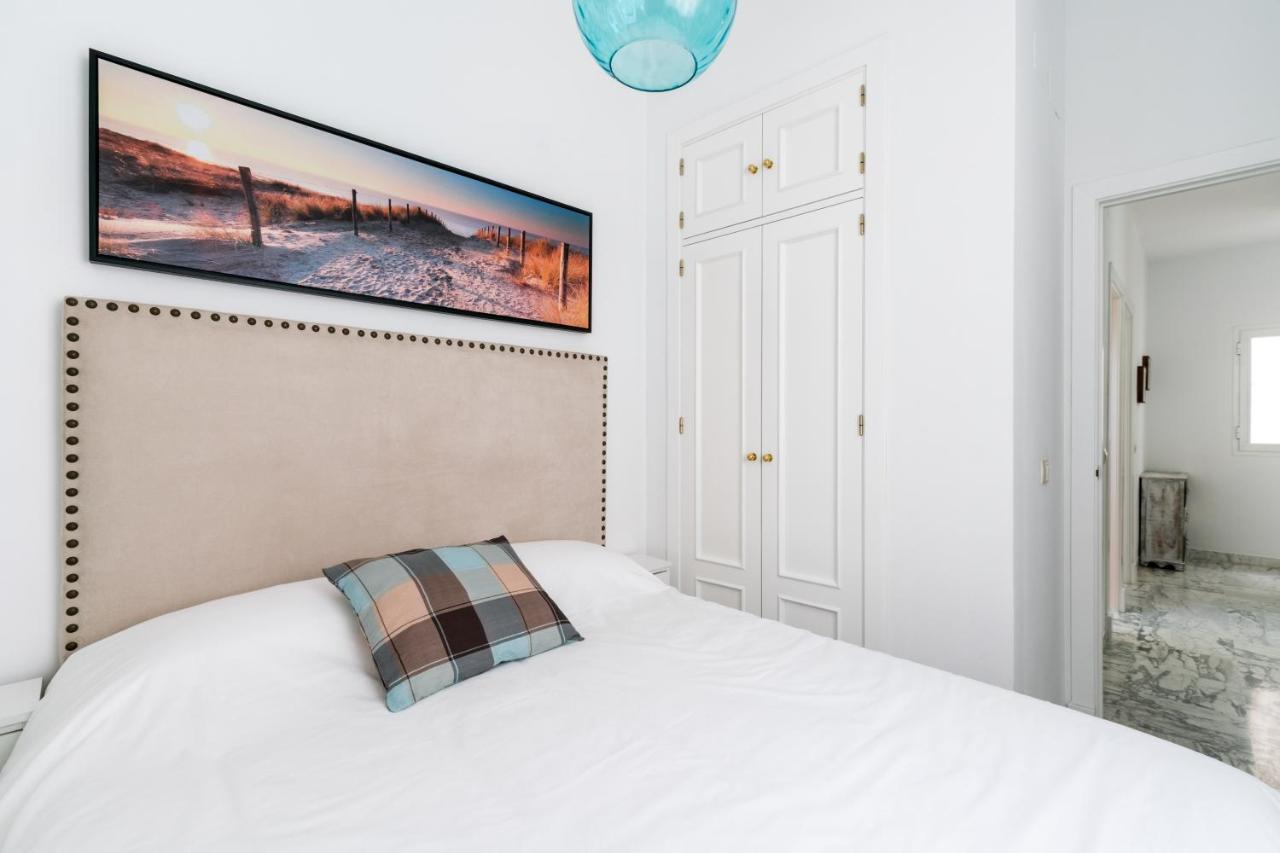 Veoapartment Ciriaco Sevilla Bagian luar foto