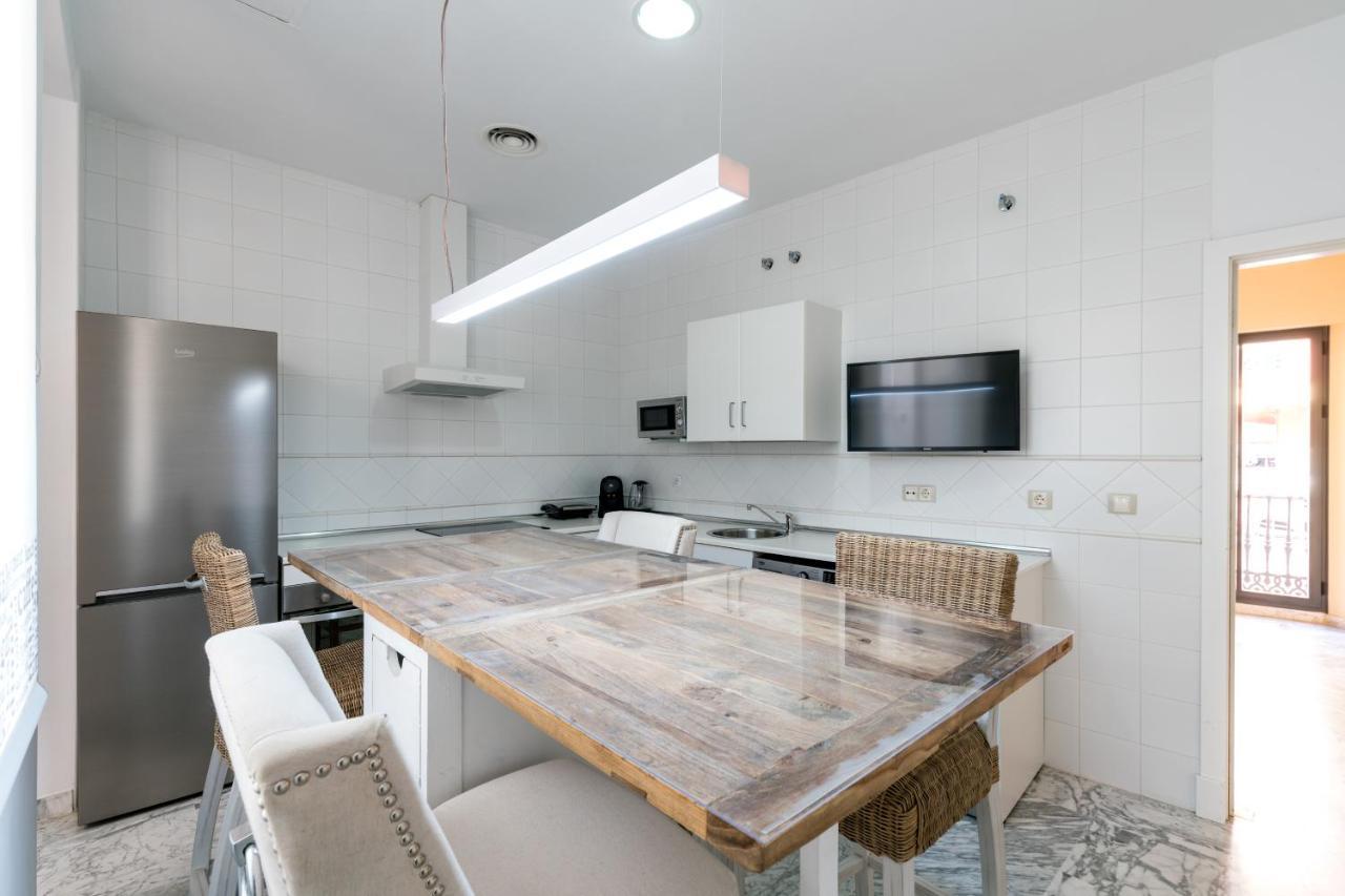 Veoapartment Ciriaco Sevilla Bagian luar foto