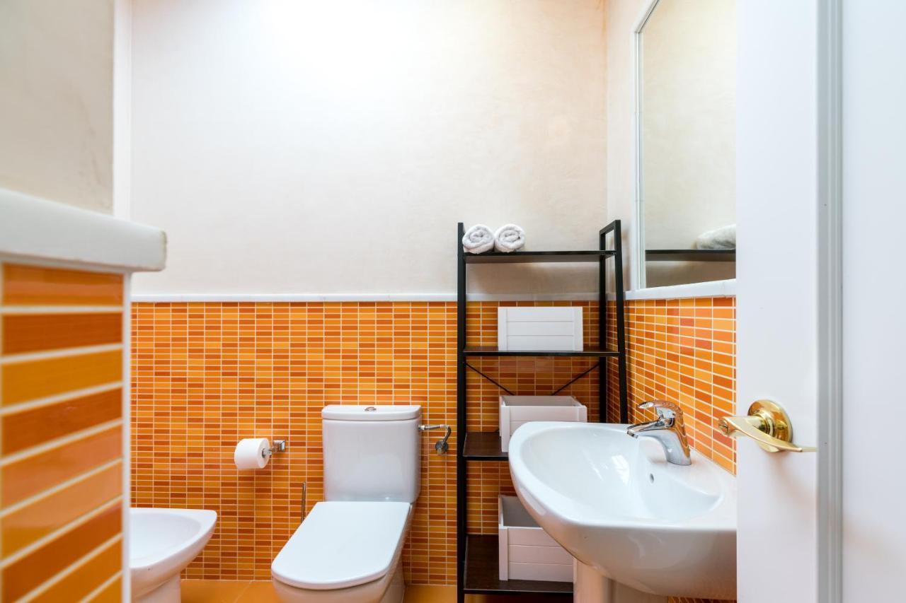Veoapartment Ciriaco Sevilla Bagian luar foto