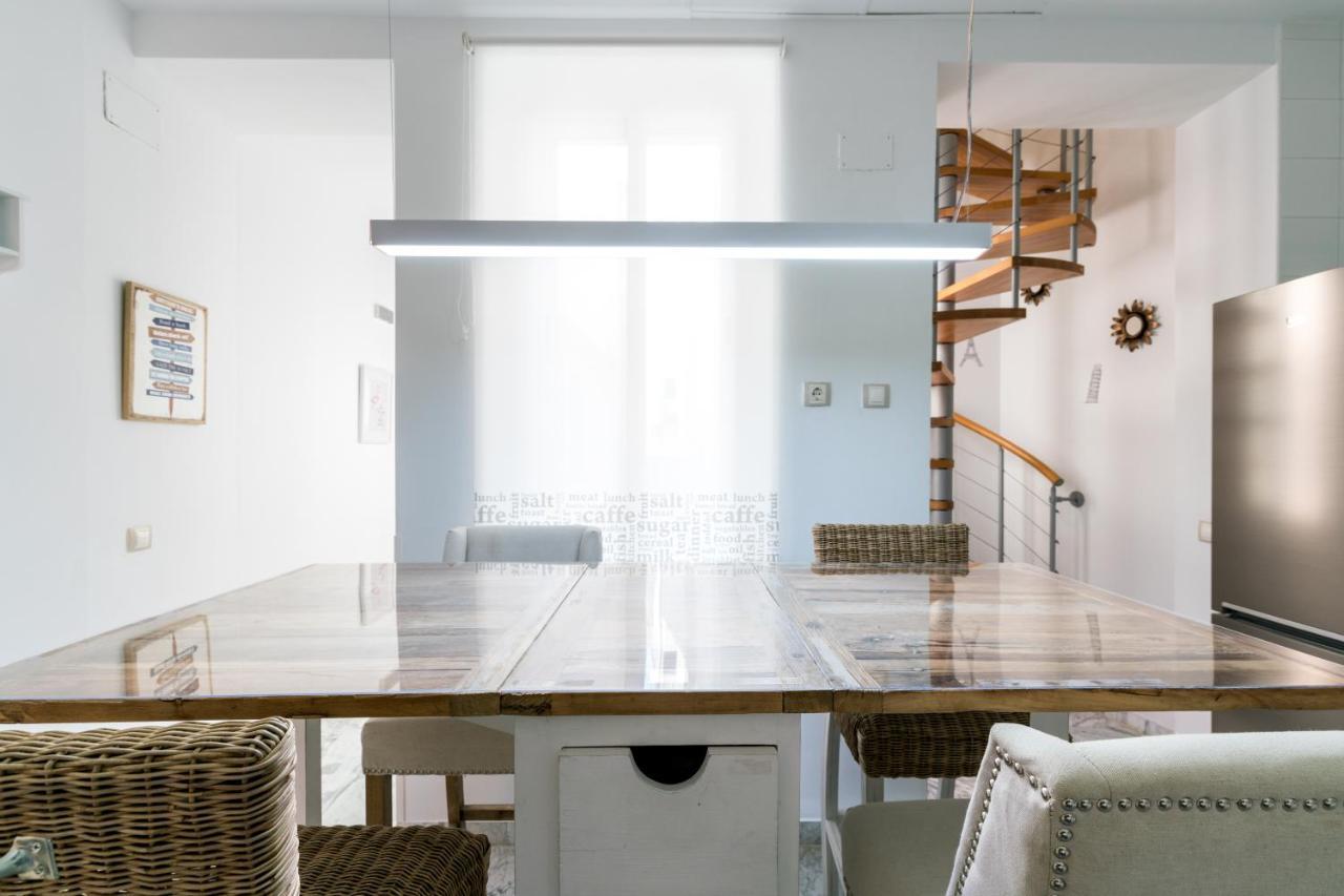 Veoapartment Ciriaco Sevilla Bagian luar foto