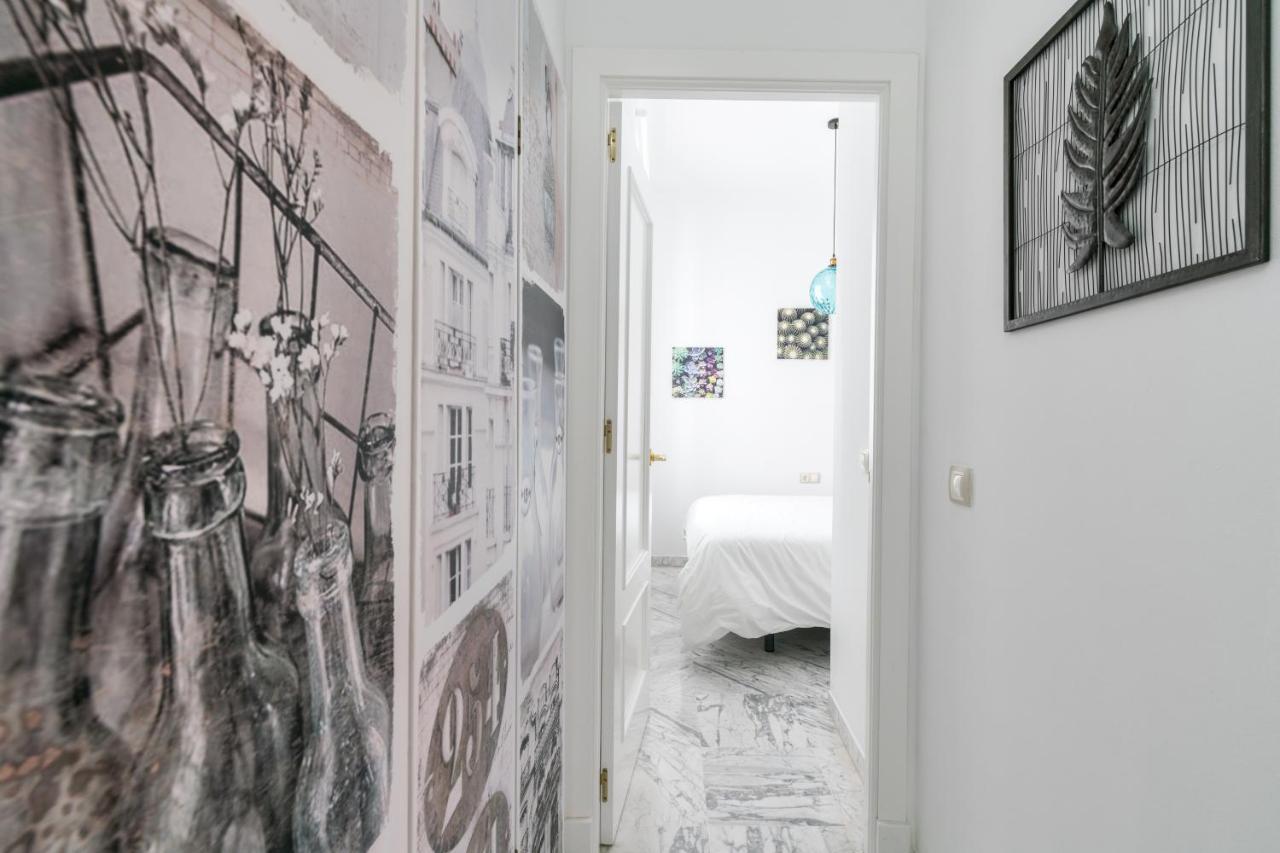 Veoapartment Ciriaco Sevilla Bagian luar foto