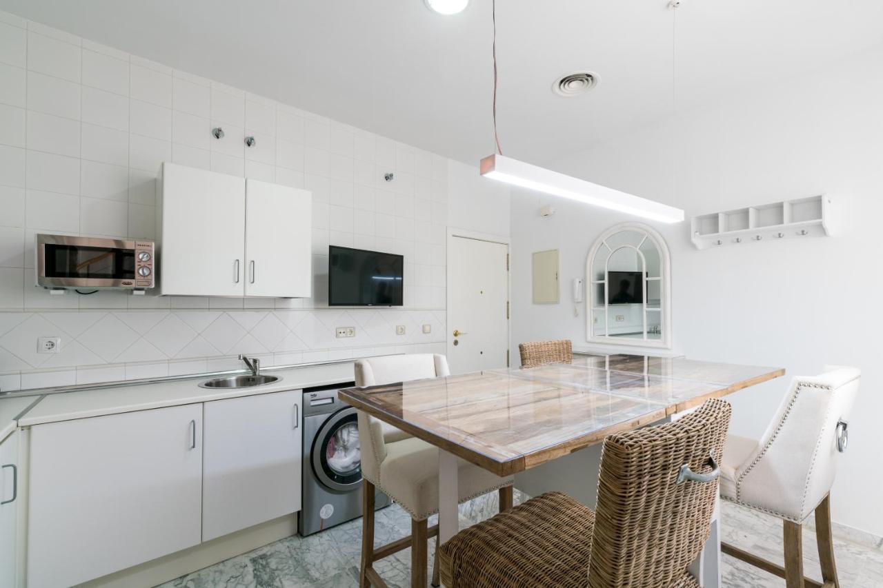 Veoapartment Ciriaco Sevilla Bagian luar foto