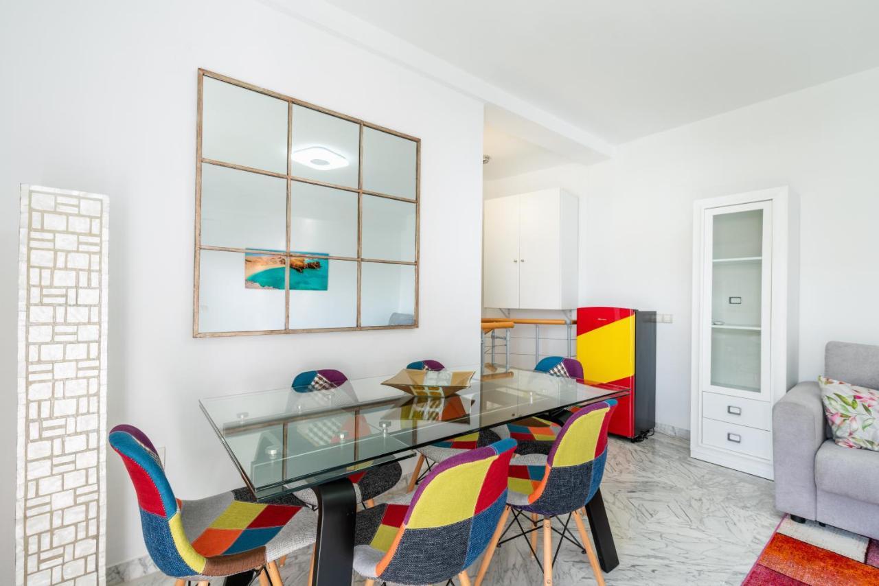 Veoapartment Ciriaco Sevilla Bagian luar foto