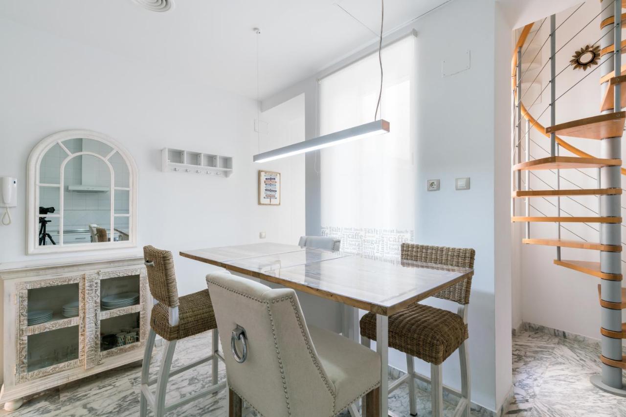 Veoapartment Ciriaco Sevilla Bagian luar foto