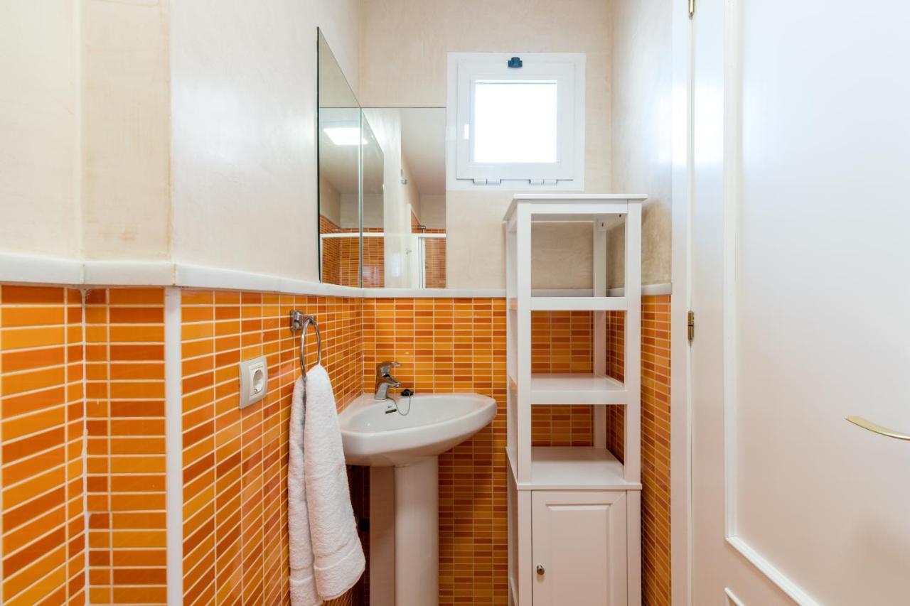 Veoapartment Ciriaco Sevilla Bagian luar foto